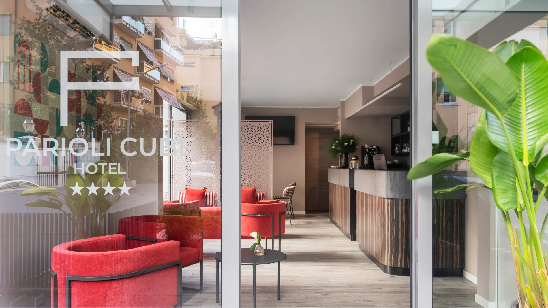 Glass hotel entrance overlooking the lobby and reception - Parioli Cube Hotel, BZAR hotels in Rome